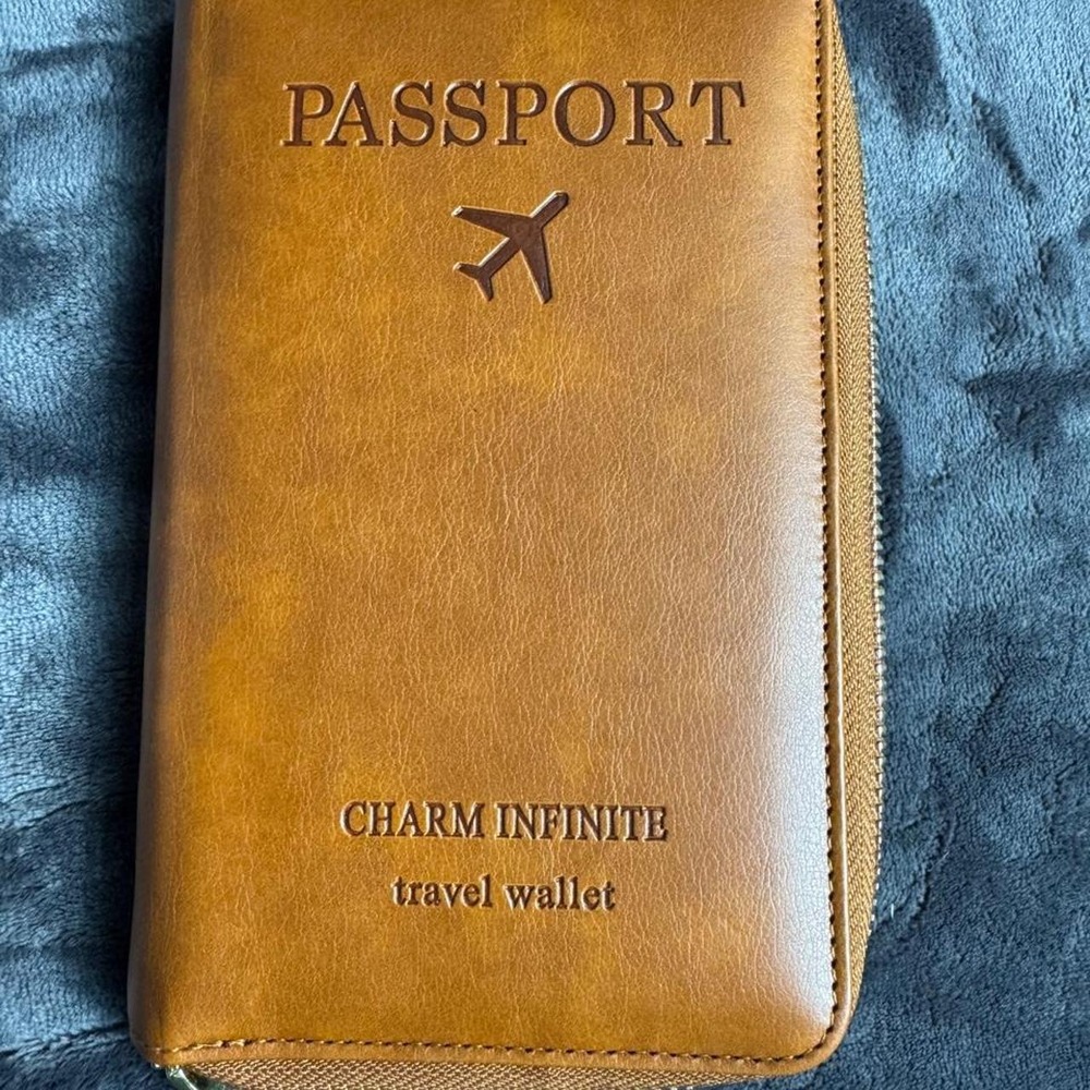 passport holder wallet like new